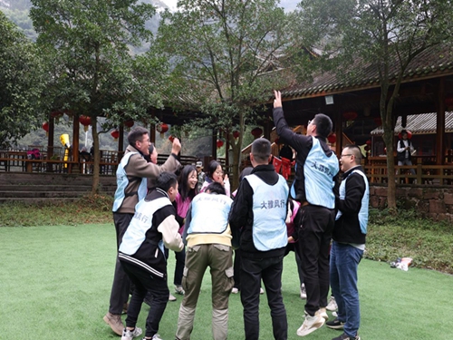 �����l(f��)չ��˾�����ľ������F(tu��n)�Y(ji��)�^���������l(f��)չ��˾�_չ����(hu��)���(d��ng)